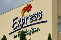 Express by Holiday Inn