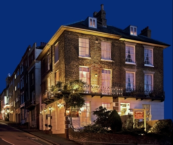 Castle Guest House / B&B