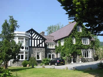 Gwern Borter Country Manor