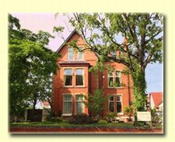 Ellingham House Bed and breakfast