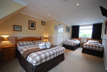 Ambers Gatwick Guest House 