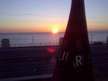 Glenwalden B&B&Bar just 50 metres from Hilton Hotel